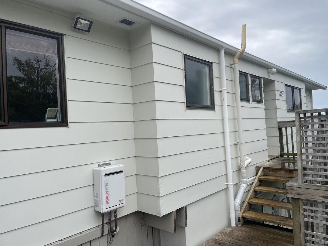 Exterior Panels Cleaned One side of the house now clean after soft washing.